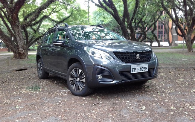 Peugeot 2008 Griffe THP cinza