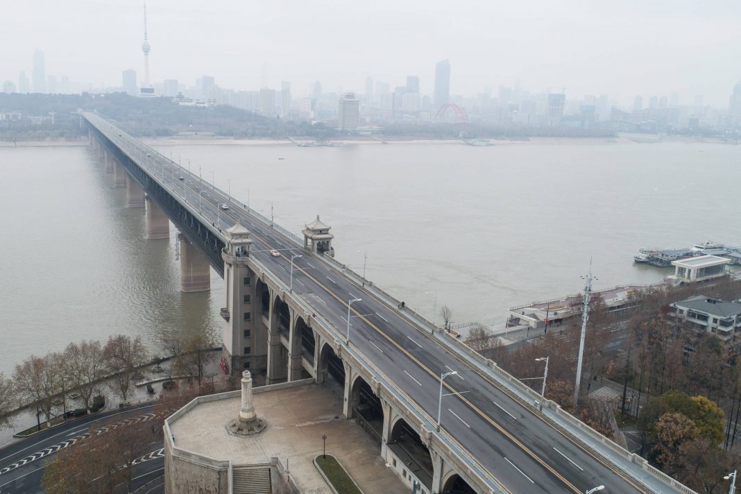 Confinada, Wuhan é um dos principais polos de veículos elétricos do mundo - 28/01/2020 - Mercado