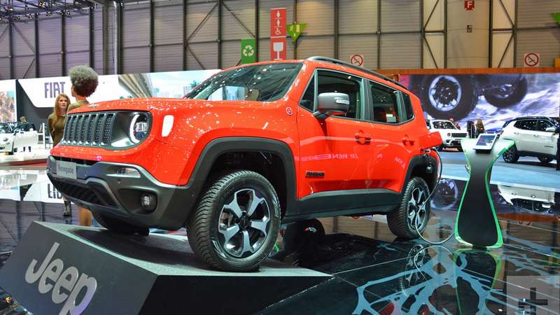 Jeep Renegade e Compass híbridos e Fiat 500 ficam para 2021