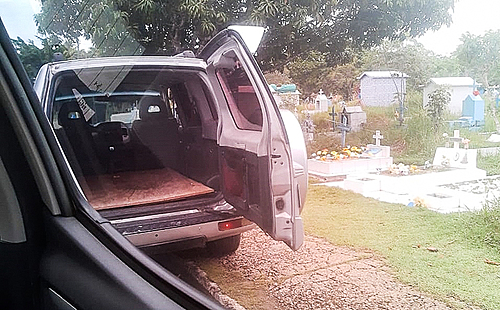 Em Manaus, carros clandestinos transportam mortos por covid-19