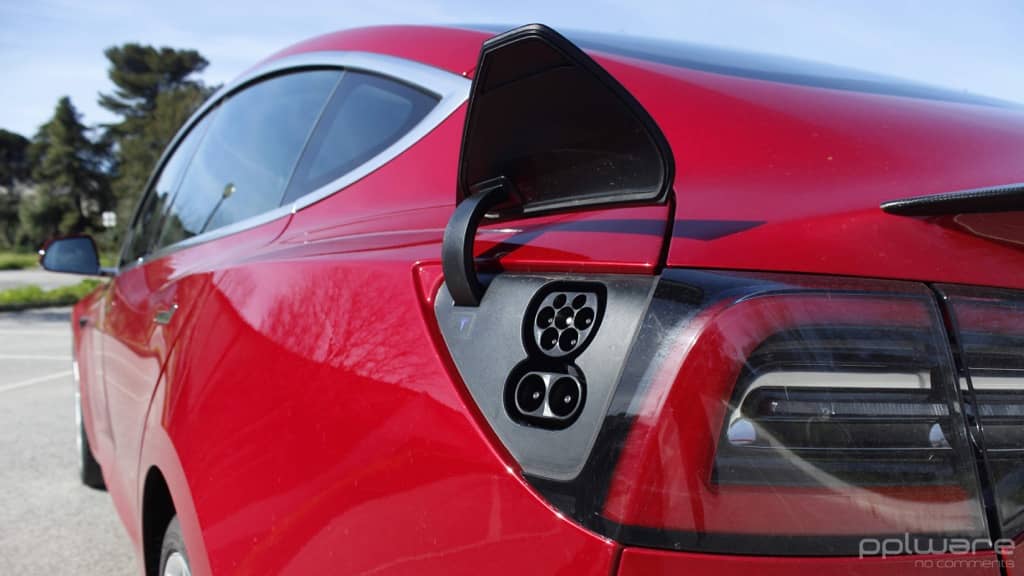 Tesla carros elétricos carregamento bidirecional Model 3 energia