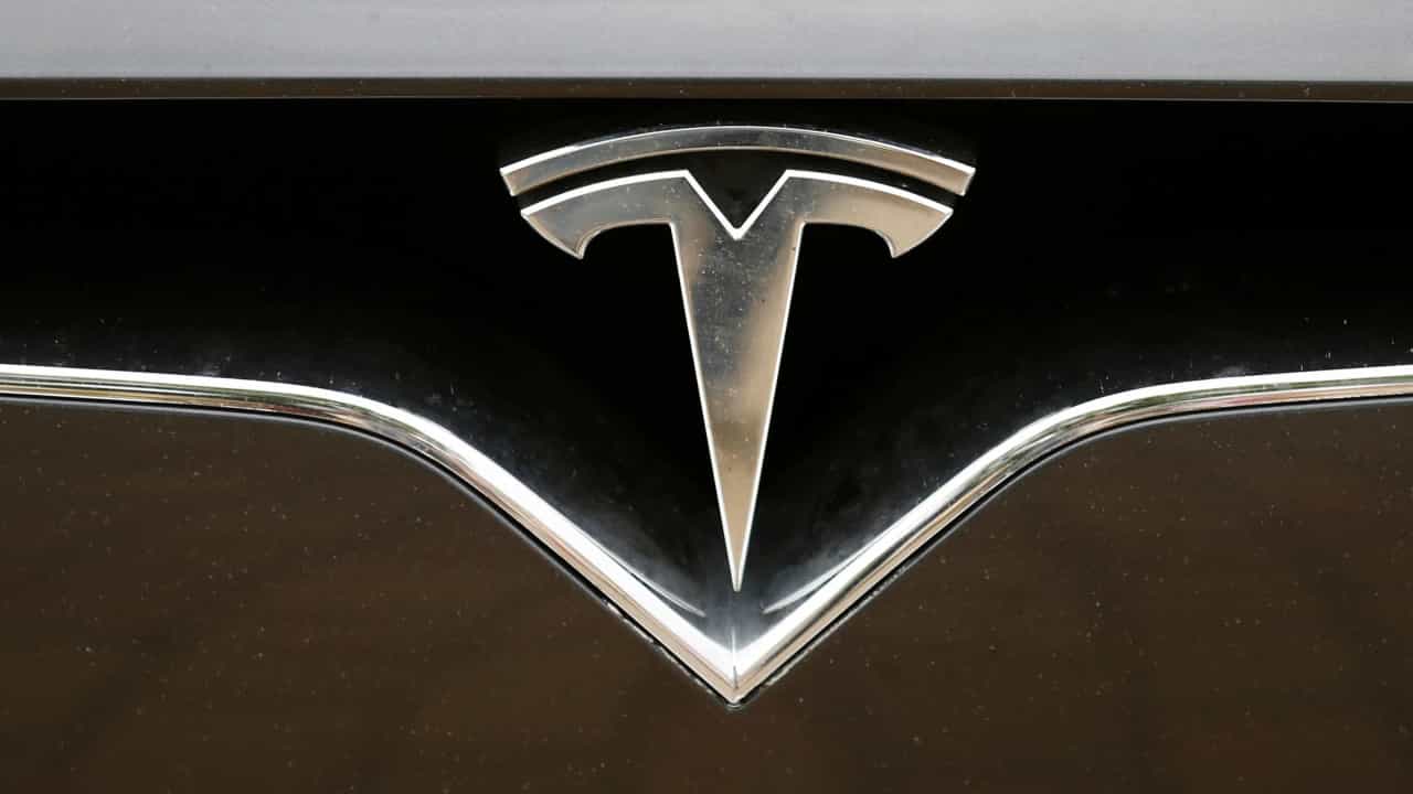 Tesla produzirá novo carro elétrico para 12 pessoas