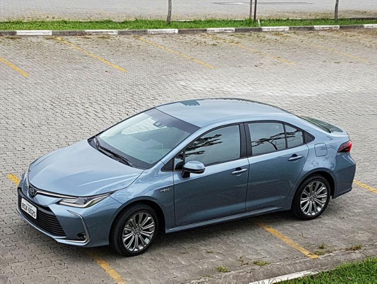 Toyota lançou inédito veículo híbrido flex: o novo Corolla 