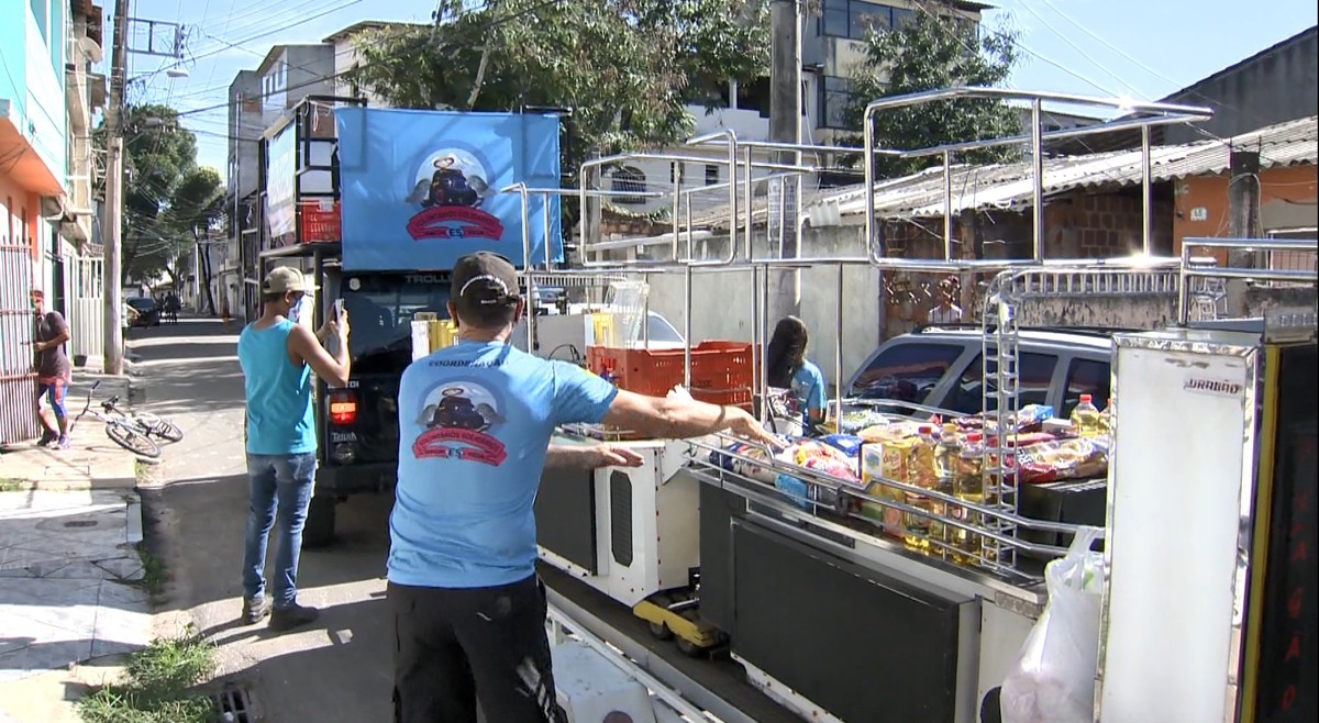 Com trio elétrico, voluntários arrecadam alimentos para doação na Grande Vitória | Espírito Santo