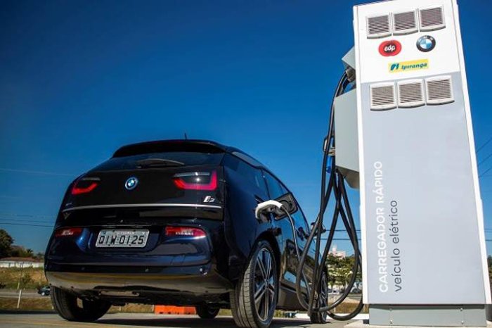 Postos de gasolina terão carregador de carro elétrico na Alemanha | Carro
