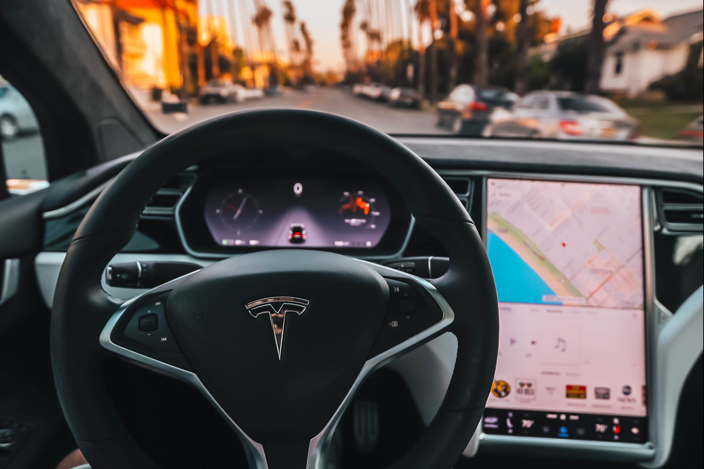 Tesla atualiza carros elétricos com recurso para robotáxis | Carro