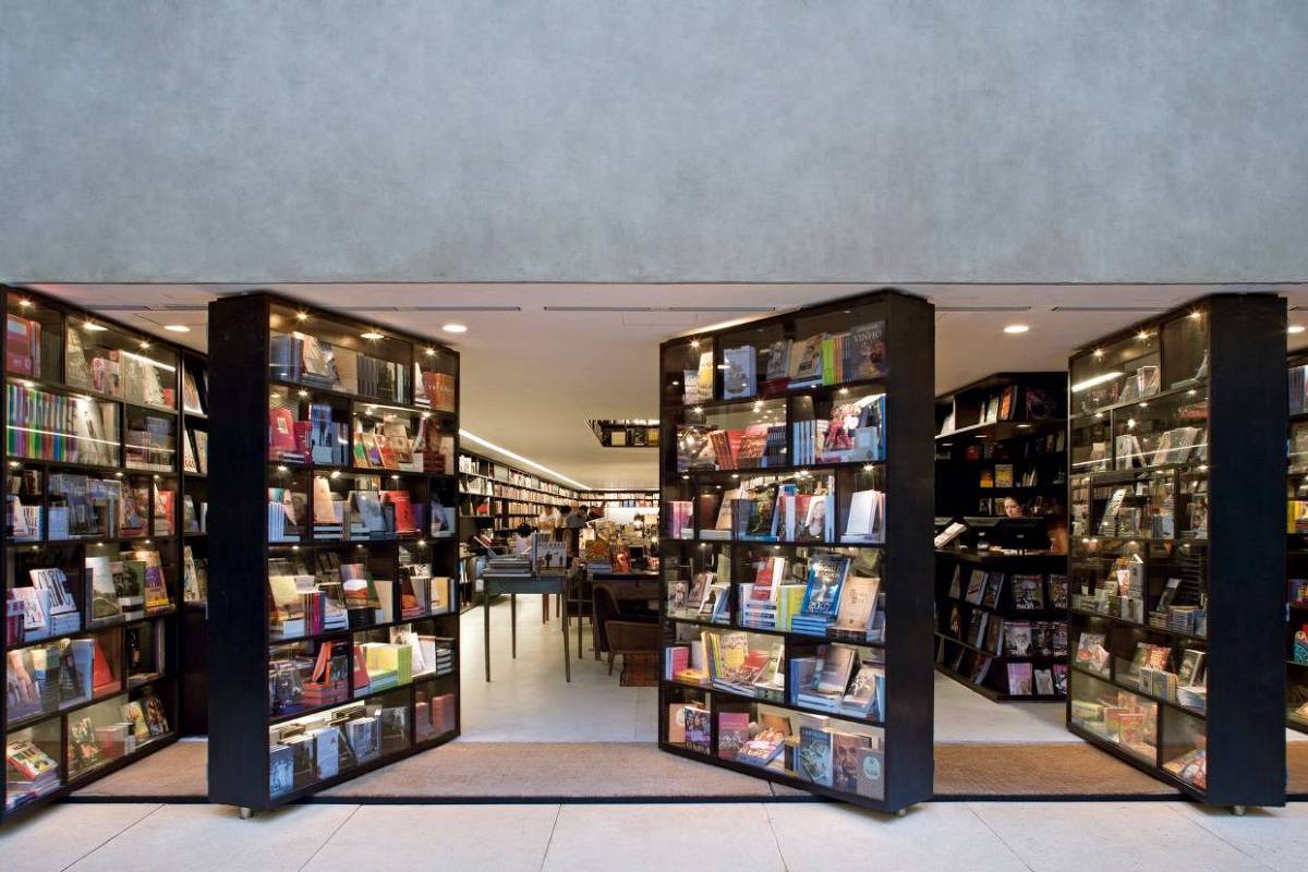 Após baque inicial, venda de livros cresce na pandemia e livrarias se reinventam - 03/08/2020 - Ilustrada