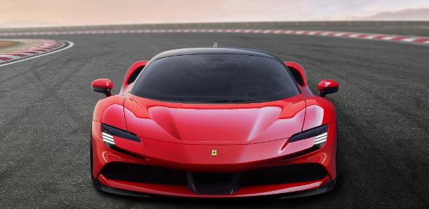 Primeiro híbrido plug-in da Ferrari tem produção atrasada por coronavírus - 06/08/2020