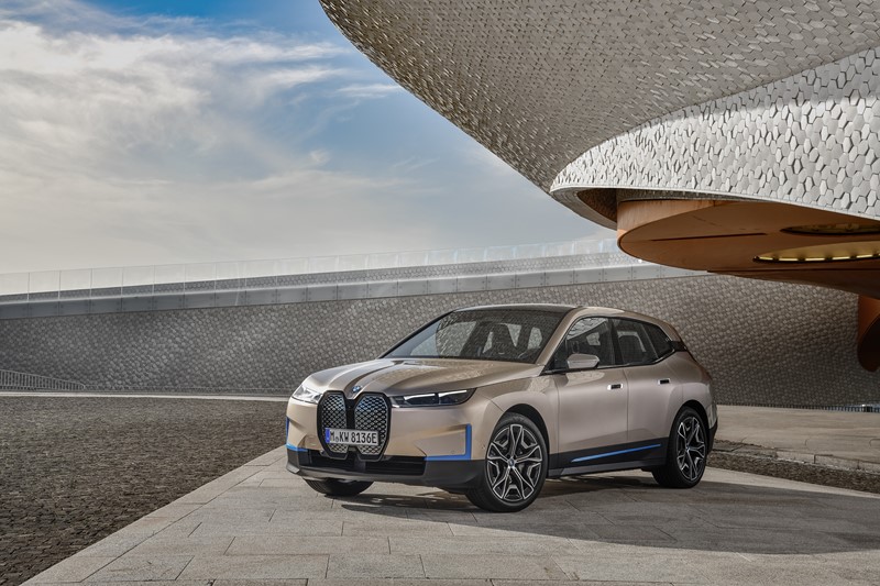 BMW revela o iX, seu SUV elétrico - Foto: Divulgação/BMW/Garagem 360/ND