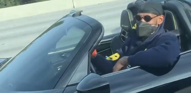 LeBron James é flagrado andando em Porsche 918 Spyder em estrada nos EUA - 09/12/2020