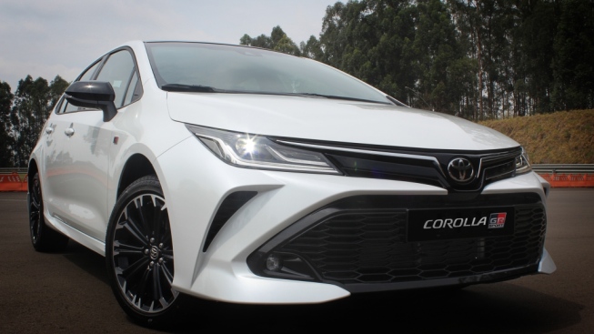 Toyota apresenta versão 'esportiva' GR-S para o Corolla, que chega em 2021 - Primeiro Plano