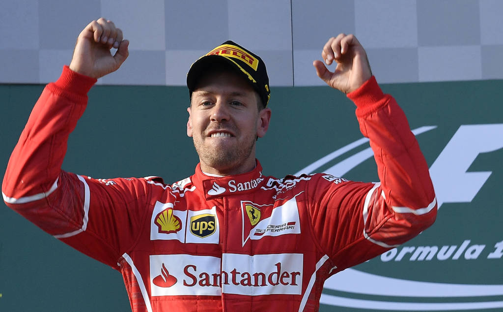 Vettel festeja ida para Aston Martin
