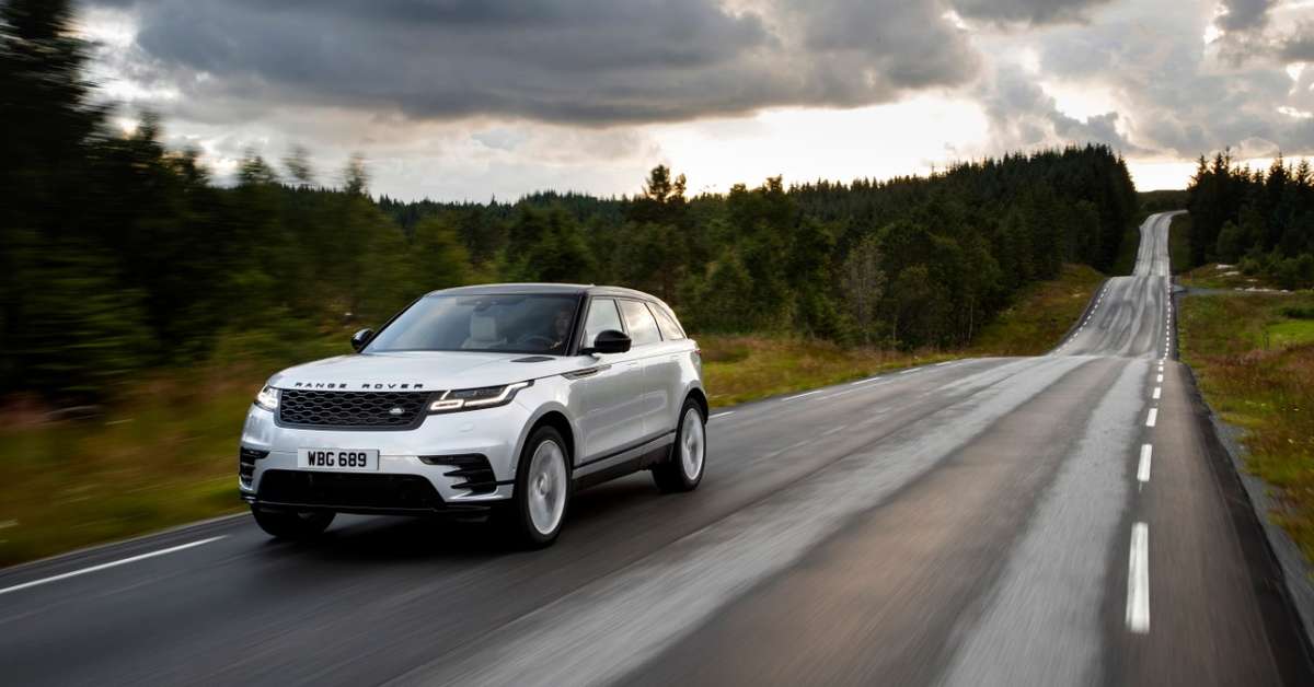 Range Rover Velar ganha motor a gasolina na linha 2021