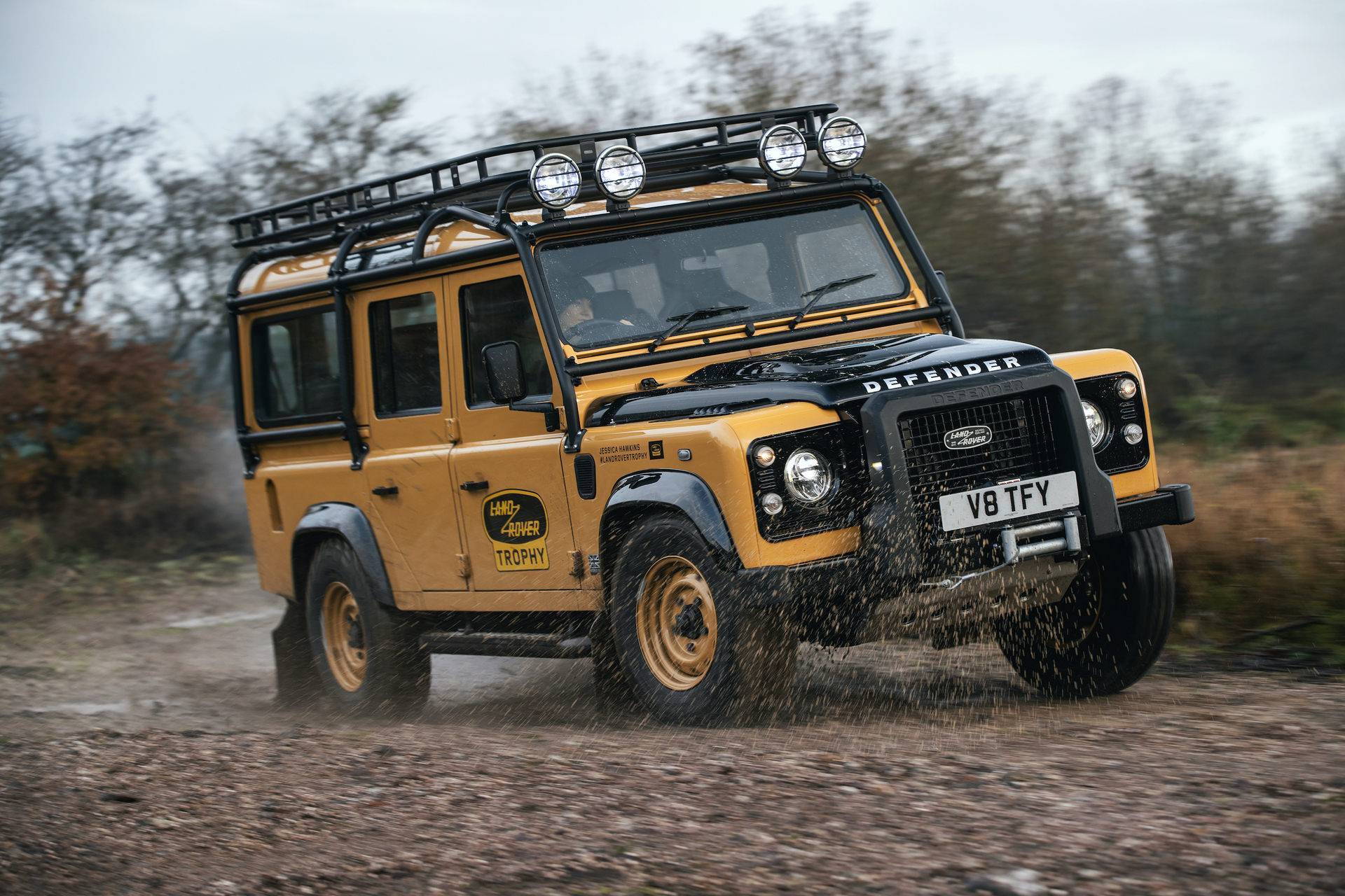 Velho Land Rover Defender renasce modernizado – e mais potente que o novo