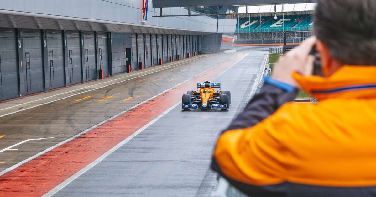 Diretor da McLaren acredita que "briga pelo título é irreal" na temporada 2021