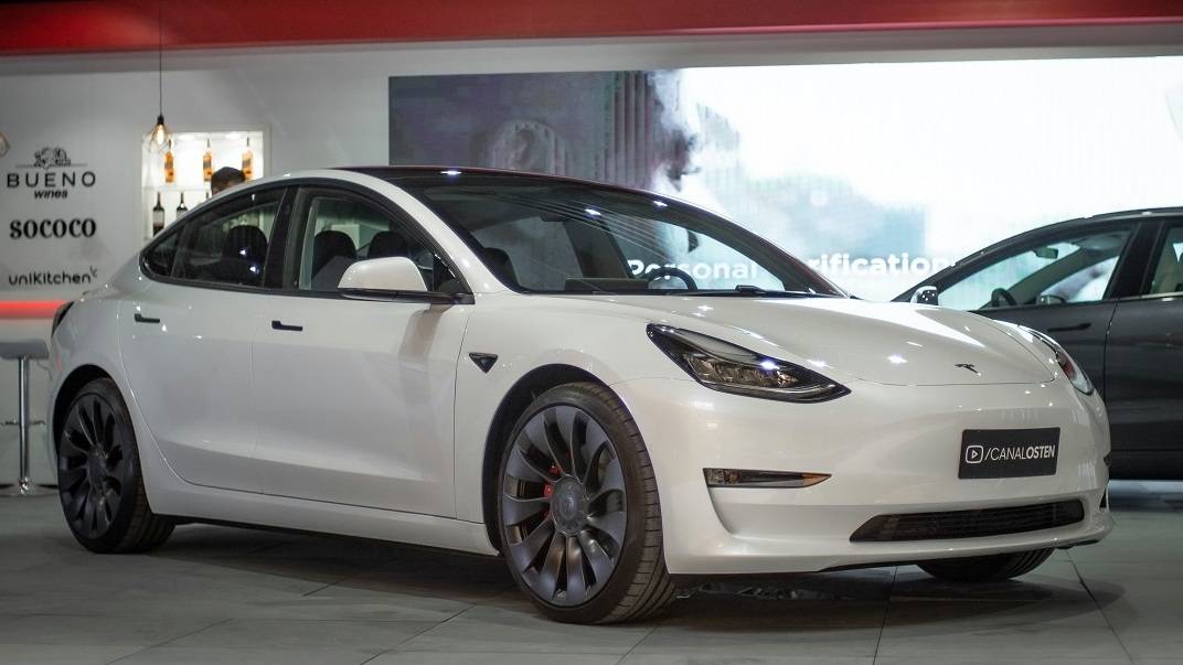 Carros por assinatura: Carros da Tesla chegam ao Brasil com assinatura a partir de R$ 15.960