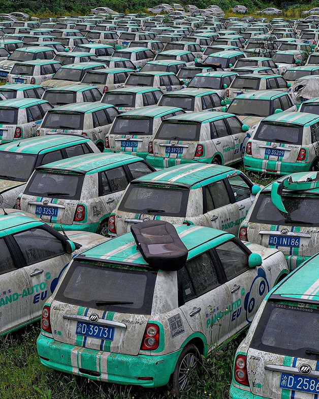 cemitério de carros elétricos na China