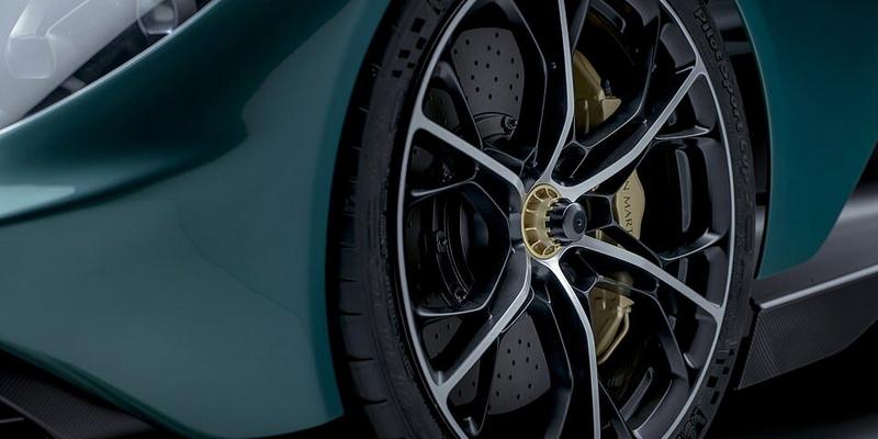 Aston Martin Valhalla, o supercarro híbrido do novo filme 007
