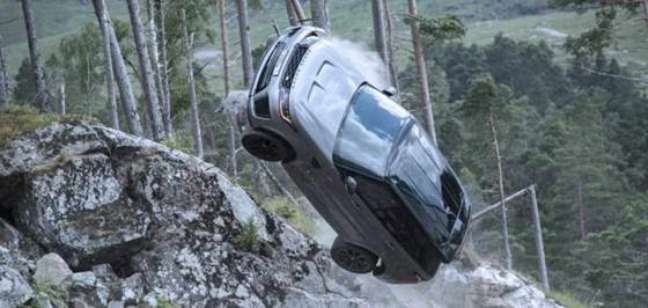 Novo Land Rover Defender e Defender V8 (“007: Sem Tempo Para Morrer”)