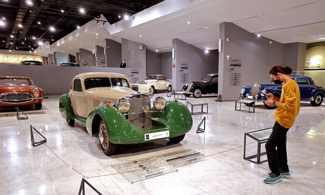 O Mercedes Benz 500K de 1934 é tão raro que a montadora alemã pediu que fosse cedido para ser exposto em seu museu, mas a resposta do Irã foi não Foto: ATTA KENARE / AFP