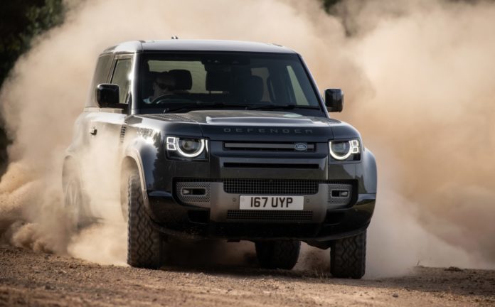 Land Rover Defender 2023 vem com novo motor a diesel de 300 cv